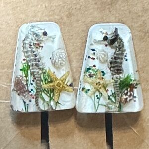 2/$20 Gold Tone Earrings Seahorse Starfish Kelp & Shells Clip On’s Vintage